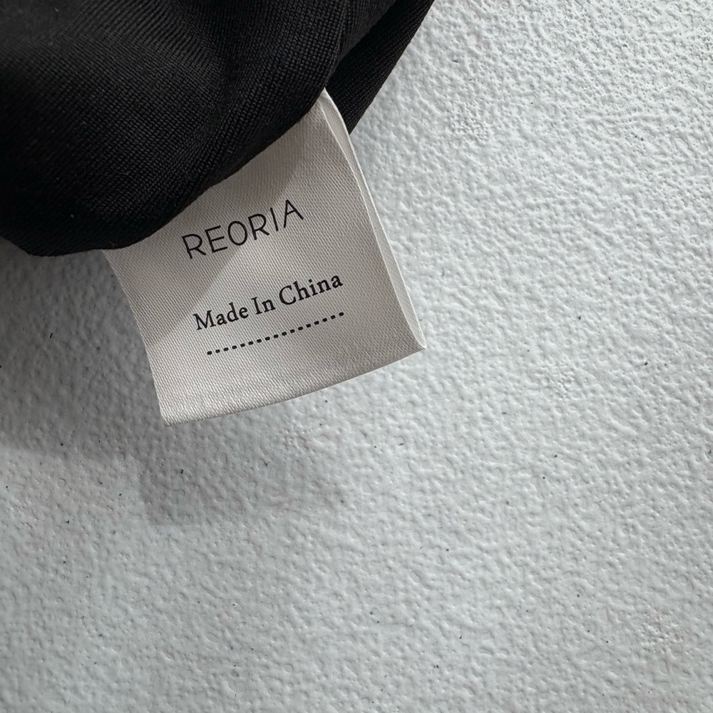 ReoRia Black Tank Top Essential - Picture 4 of 4